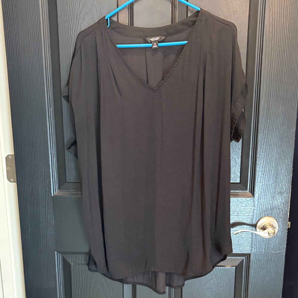 Simply Vera Vera Wang Black V-Neck Blouse